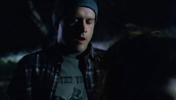 Die junge Schlampe wurde im Kreis losgelassen und ihr hübsches Gesicht fertig gemacht schöne reife frauen beim sex