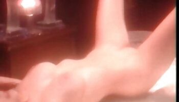 Die Jungs haben das junge Mädchen geile ältere weiber besetzt