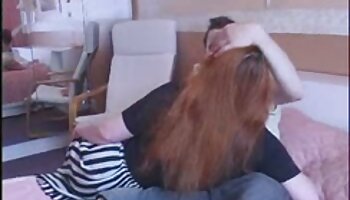 Blondine mit Brille umarmt einen großen Schwanz reife weiber videos