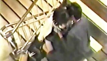 Zwei reife alte nackte frauen Damen in Latex Strapona Mann zwei Mitglieder aus Gummi